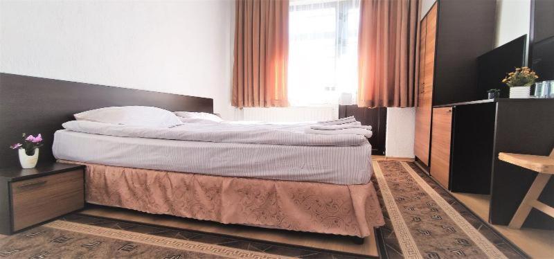 Djolevi Guesthouse โดบรินนิชเต ภายนอก รูปภาพ
